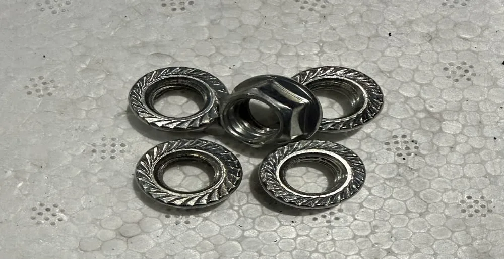 Đai Ốc Mũ Chụp & Đai Ốc Bông Chống Tháo Inox 304 - ảnh 2
