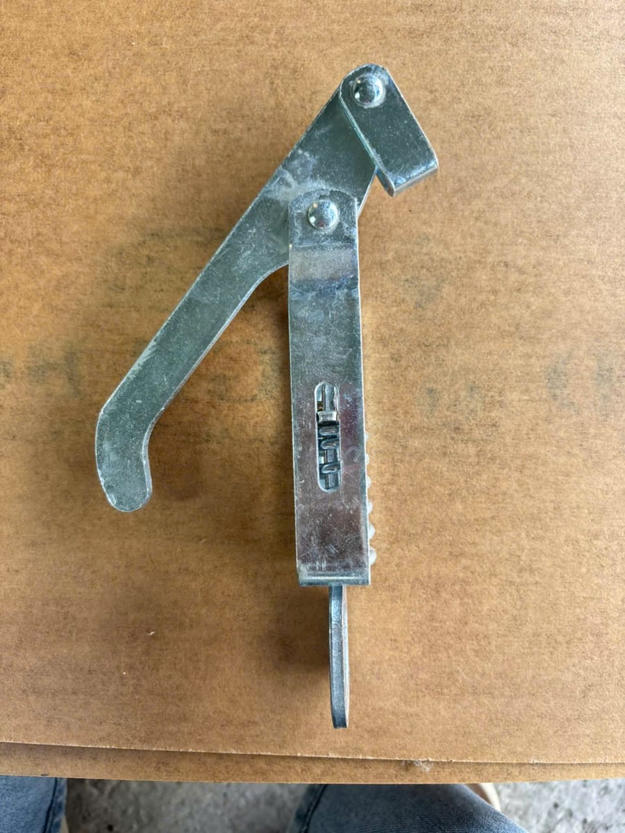 Cam Lock Thùng Xe Tải — Nhẹ Hơn, Cho Cửa Hông và Cửa Hậu
