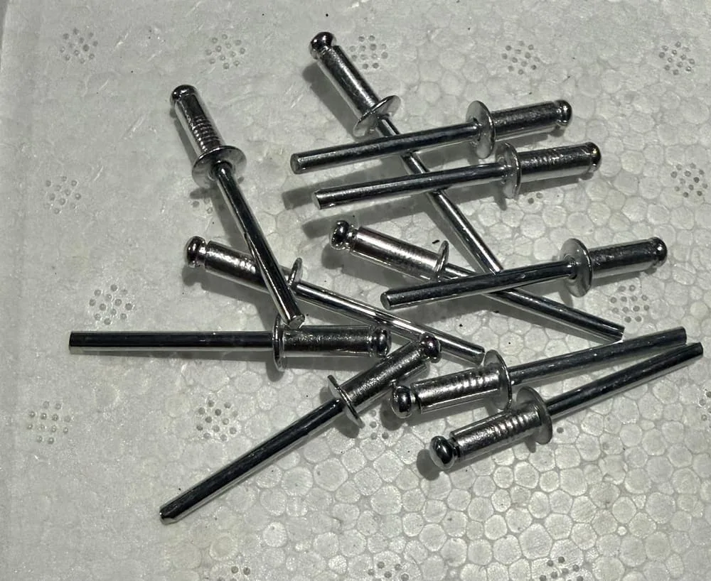 Rive (đinh tán mù) cỡ nhỏ — ảnh sản phẩm thực tế